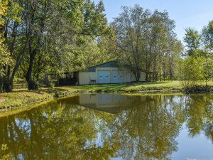 405schaeffer_pond_barn