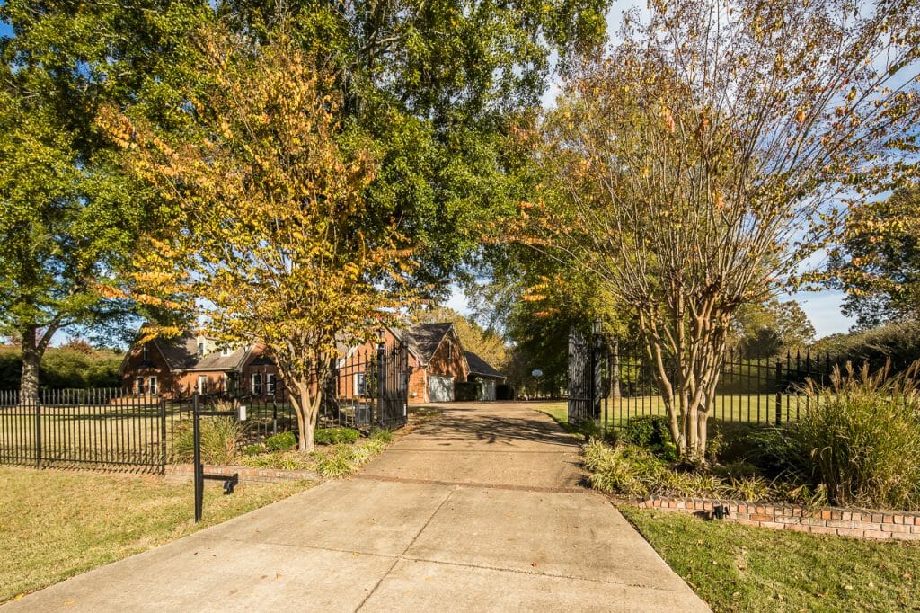 5146 Holmes Oak Dr Oak Grove Realty