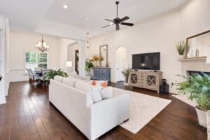 SOLD! - 1310 Ollie St - Listed by Abbey Garner Miesse