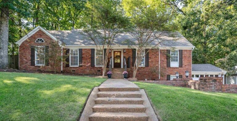 UNDER CONTRACT!  1327 Glen Oaks Drive - Listed by Halle Whitlock