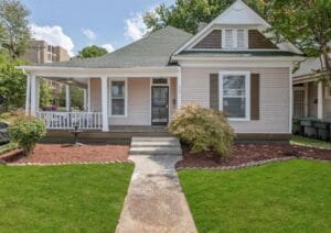 UNDER CONTRACT! 226 Summitt St. - Listed by Halle Whitlock