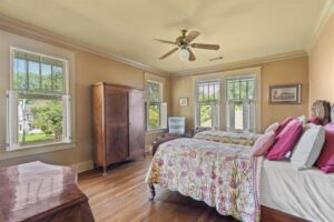 NEW LISTING! - 660 S. McLean Blvd. - Listed by Abbey Garner Miesse