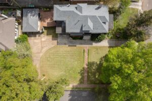 NEW LISTING! - 660 S. McLean Blvd. - Listed by Abbey Garner Miesse