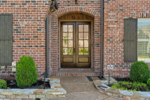UNDER CONTRACT - 4454 Chestnut Hill Dr. - Listed by Abbey Miesse Garner