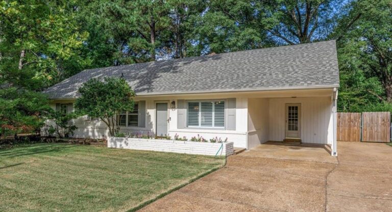 NEW LISTING! - 269 N. White Station St. - Listed by Halle Whitlock