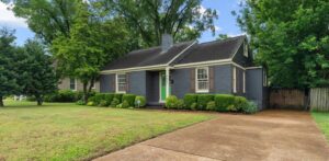 3673 Charleswood Ave. - Listed by Halle Whitlock